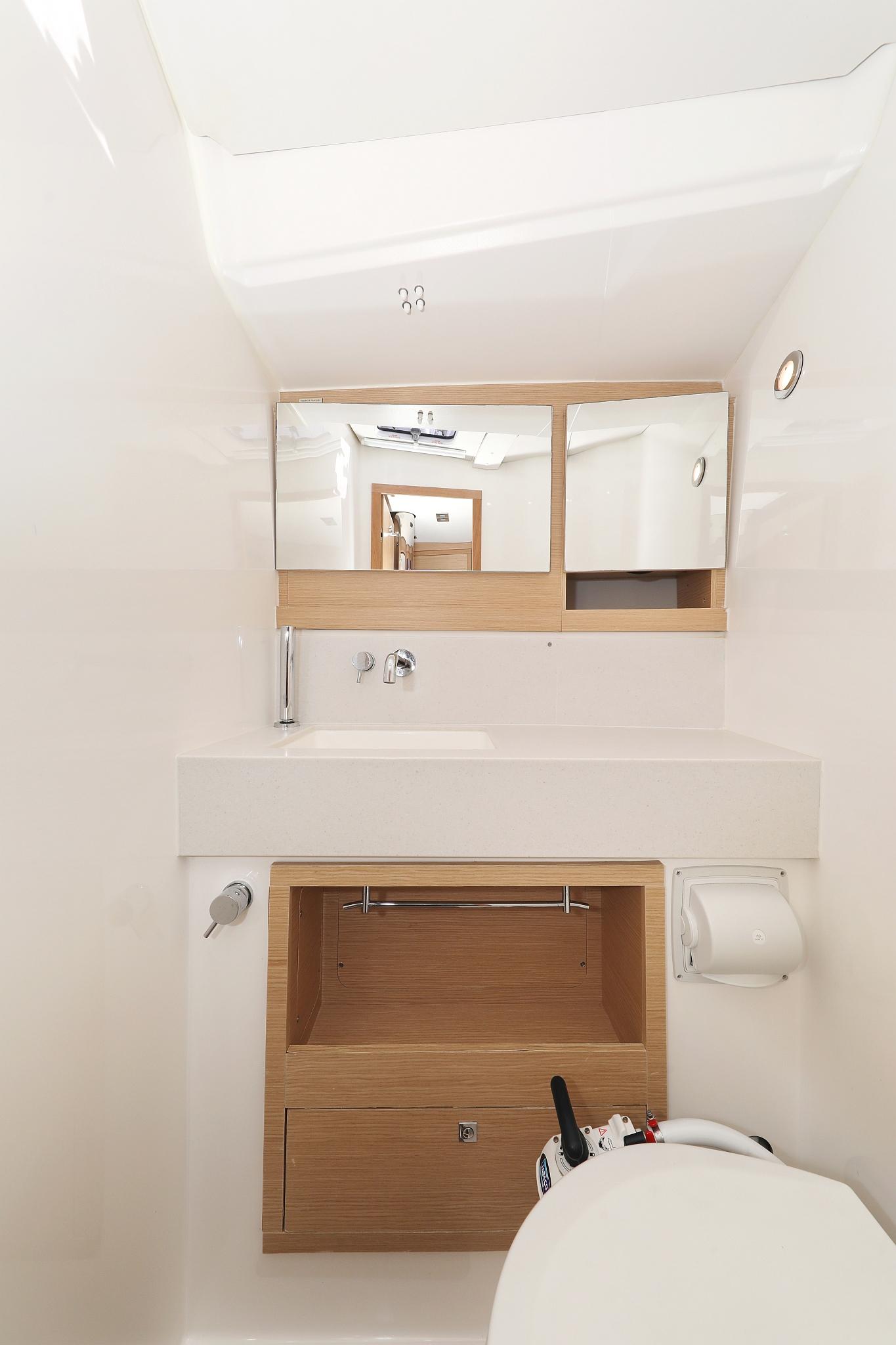 Dufour 470 - 5 cab., picture 33