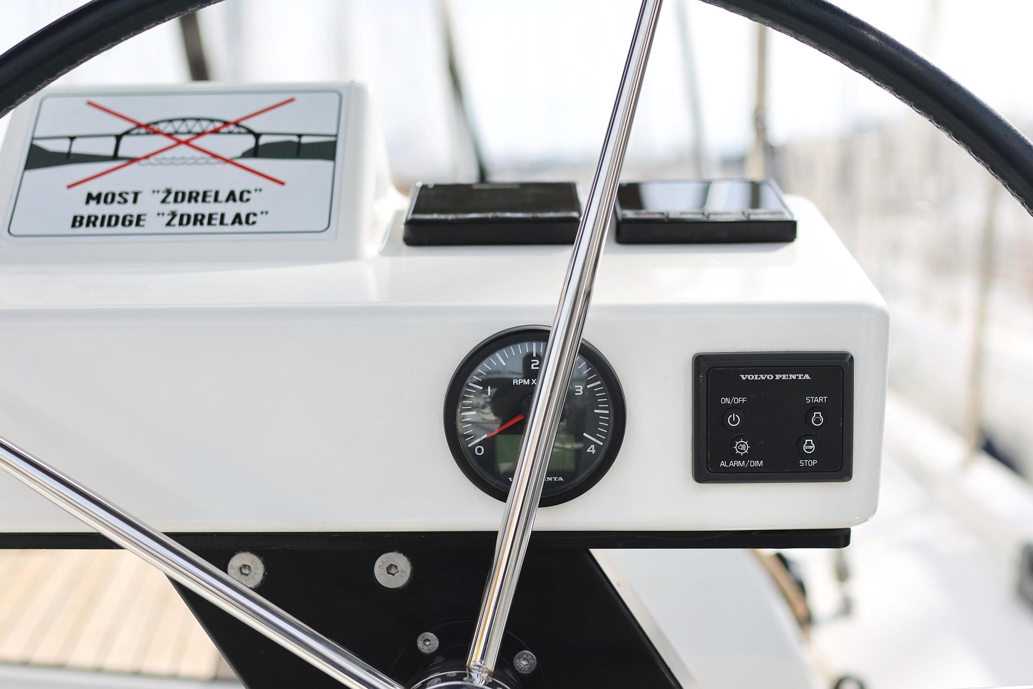 Dufour 470 - 5 cab., picture 45