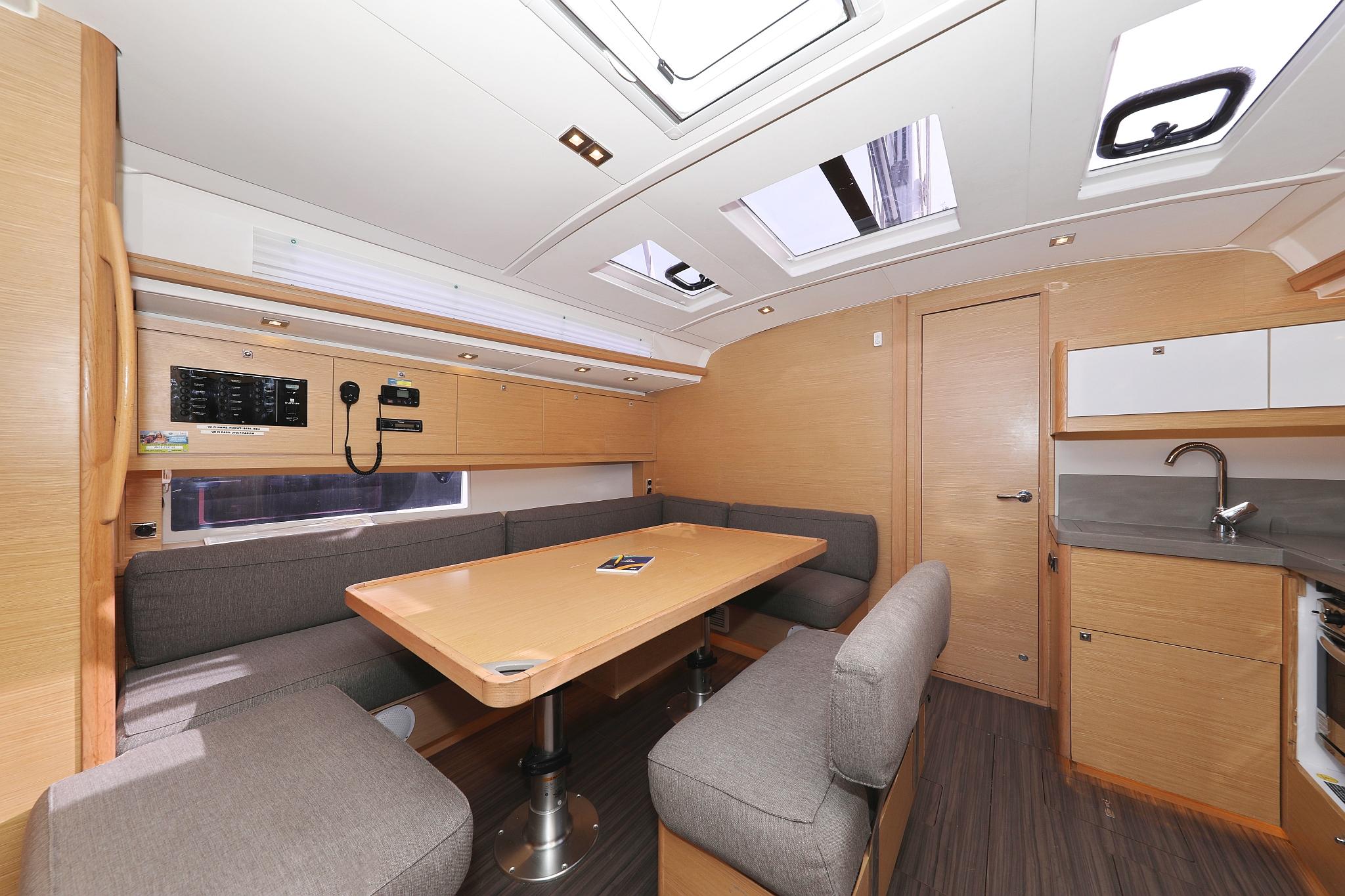 Dufour 470 - 5 cab., picture 15