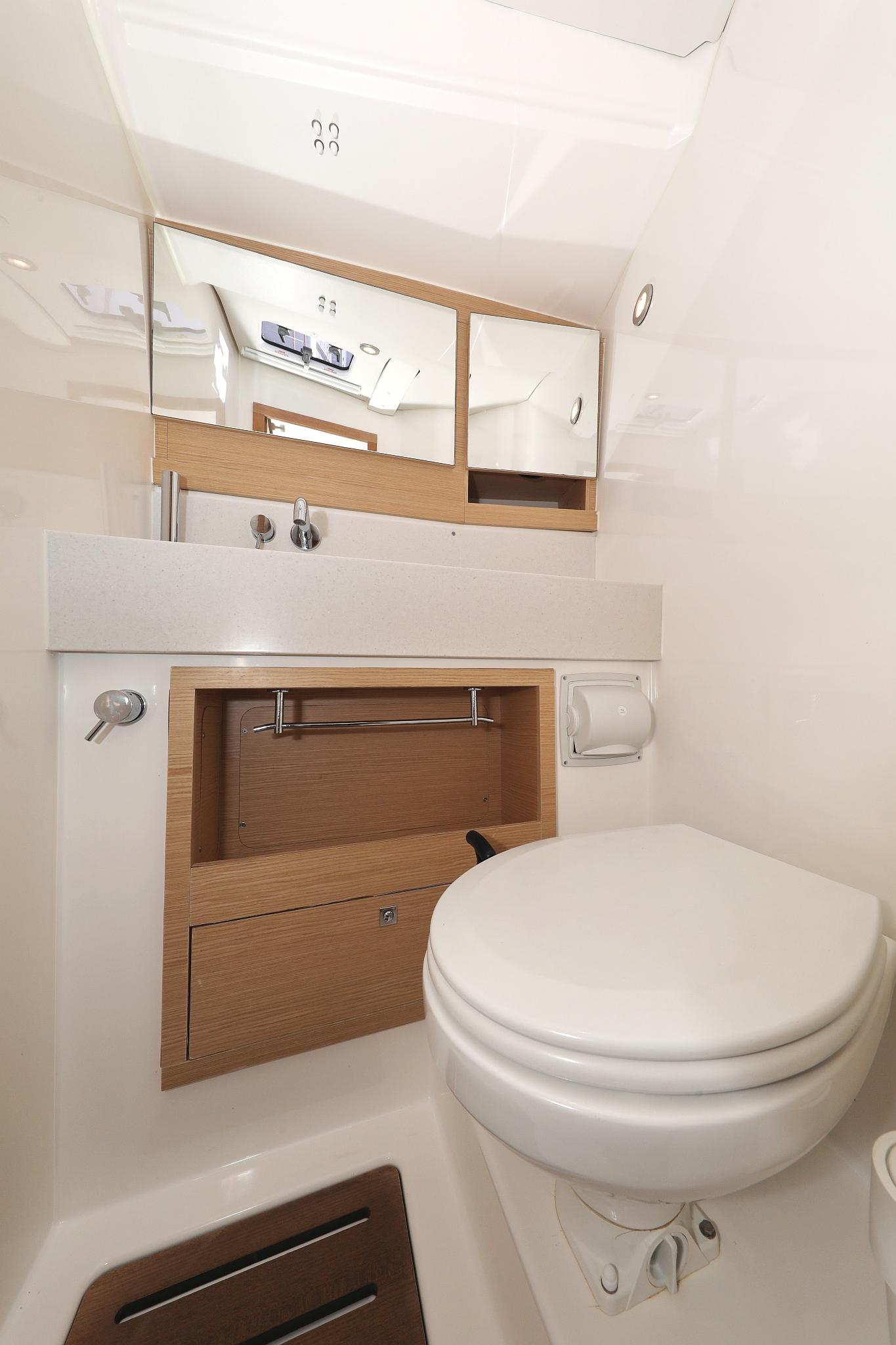 Dufour 470 - 5 cab., picture 34