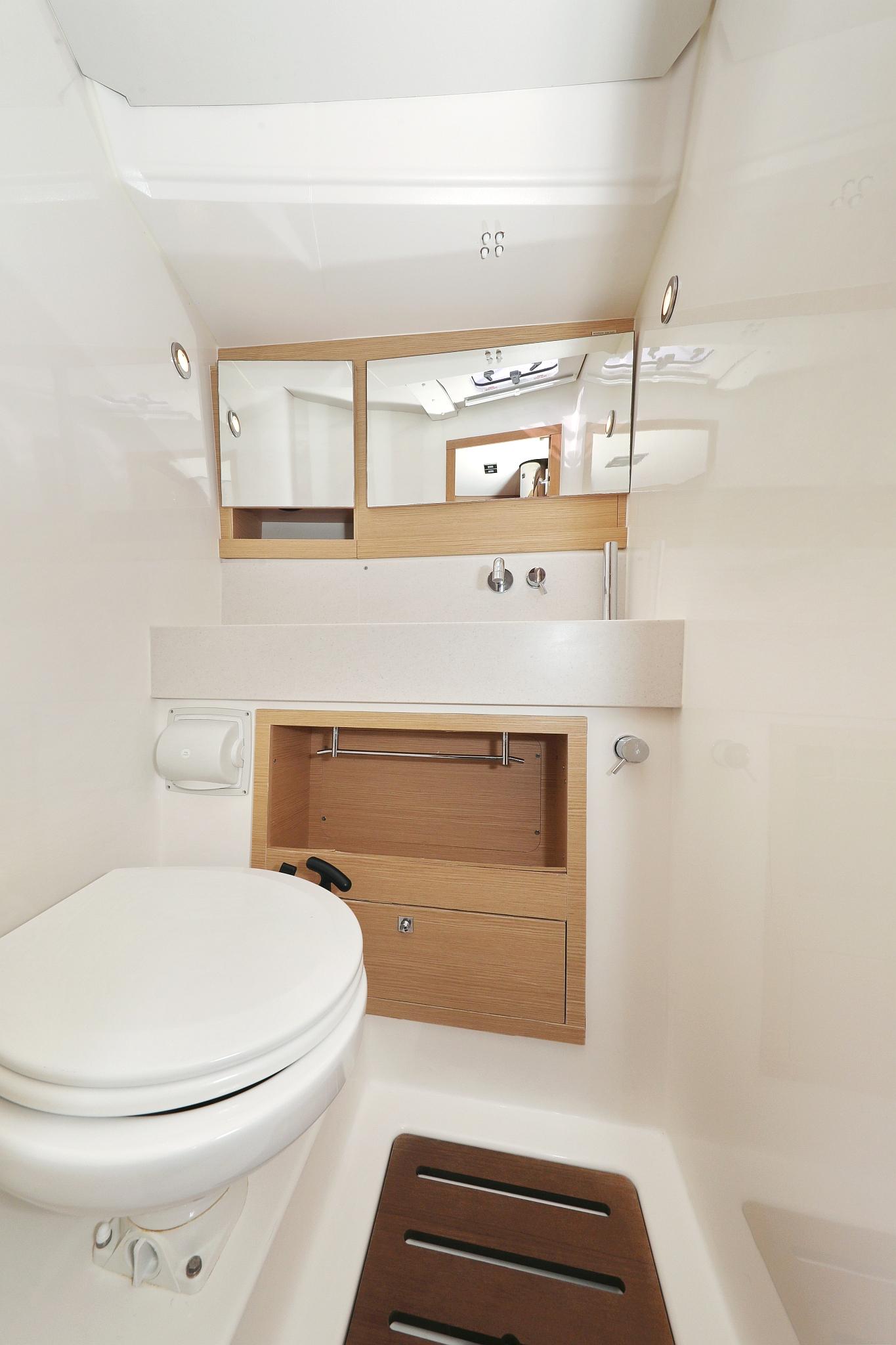 Dufour 470 - 5 cab., picture 36