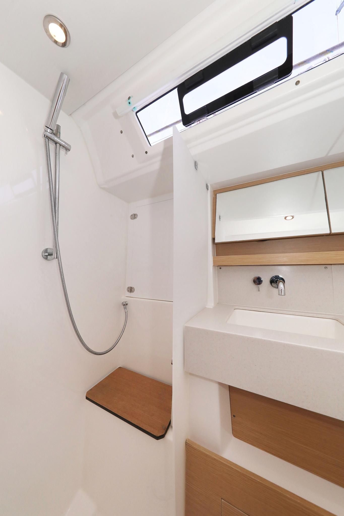 Dufour 470 - 5 cab., picture 39