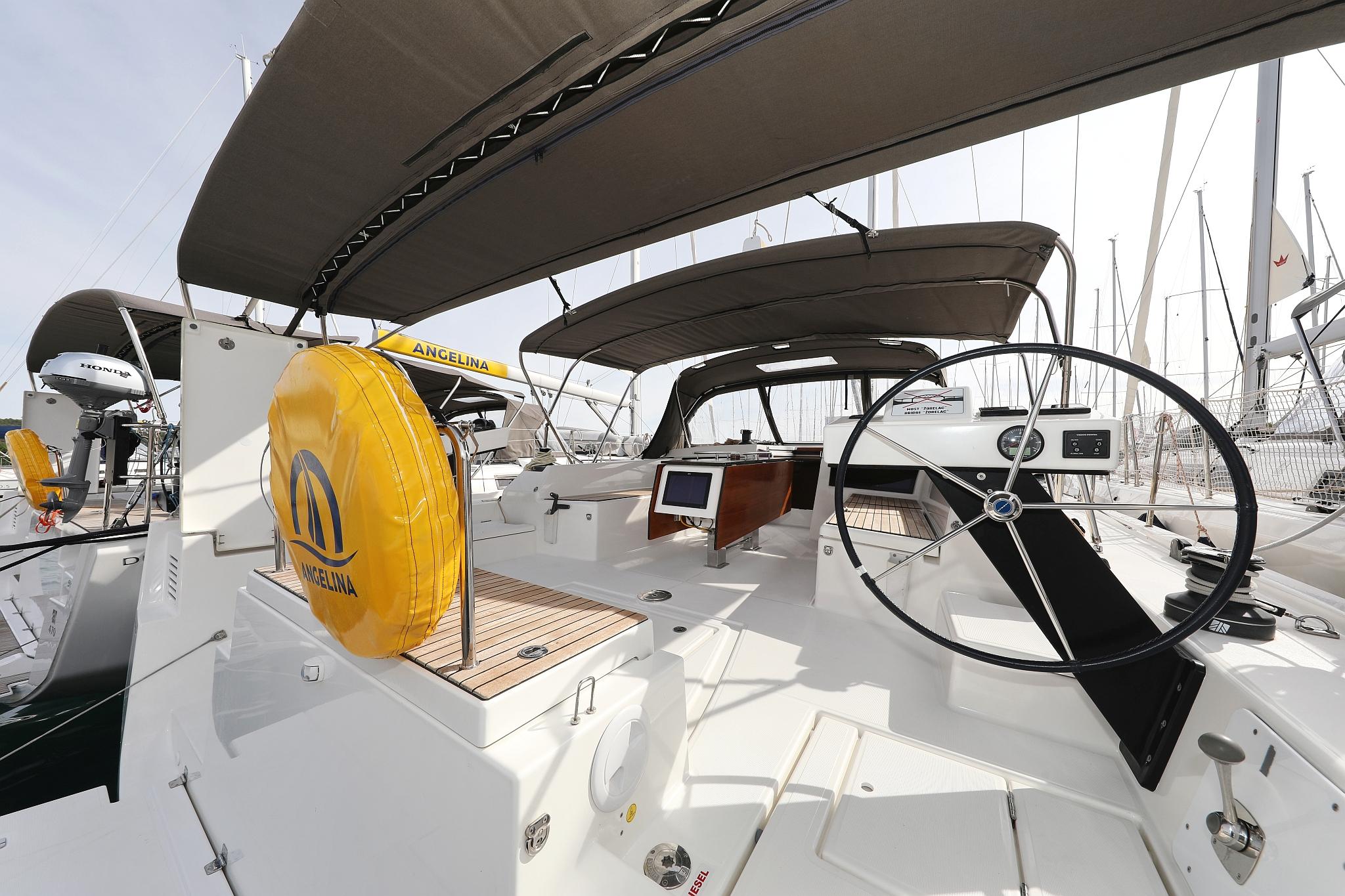 Dufour 470 - 5 cab., picture 8