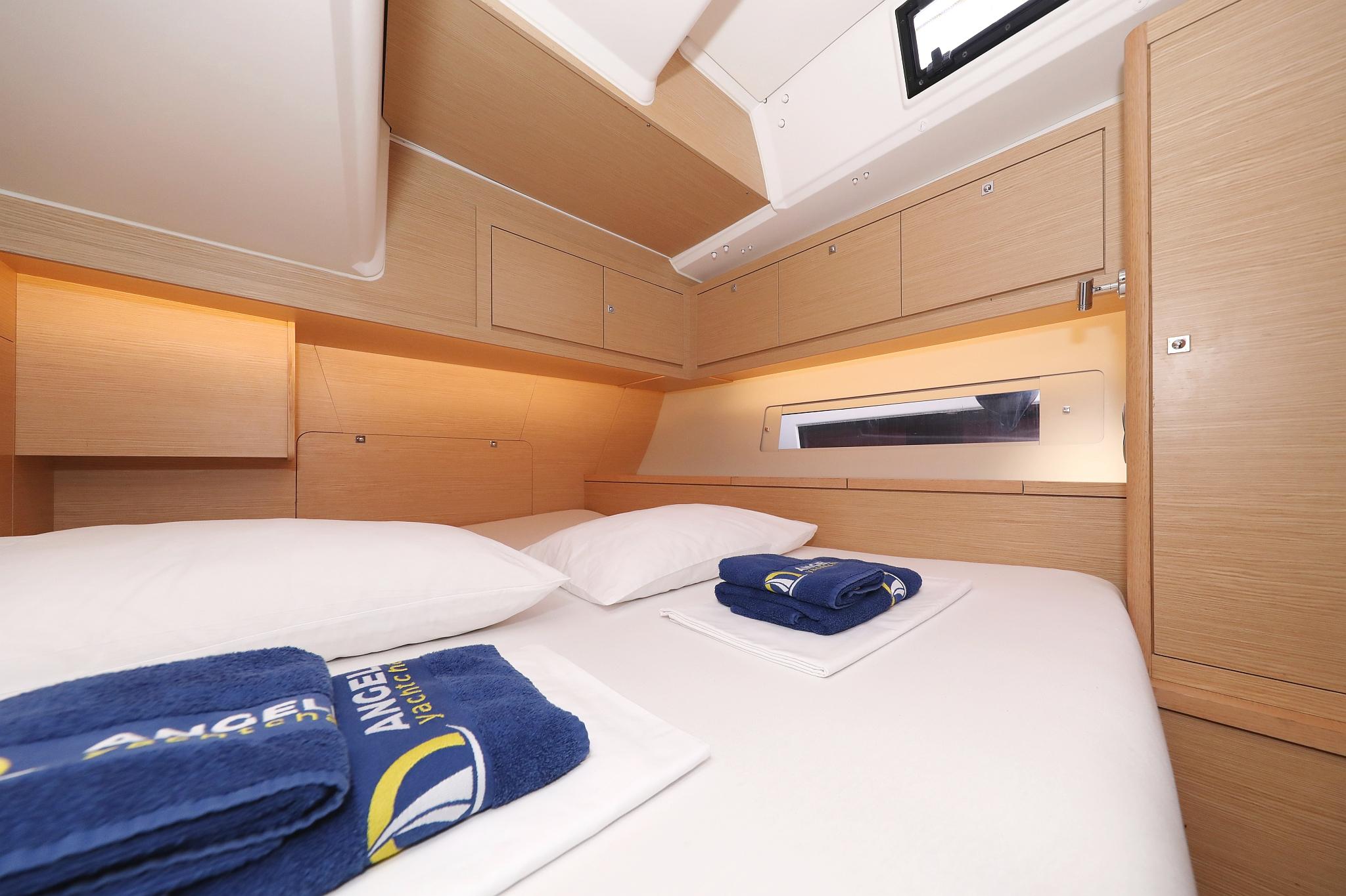 Dufour 470 - 5 cab., picture 26