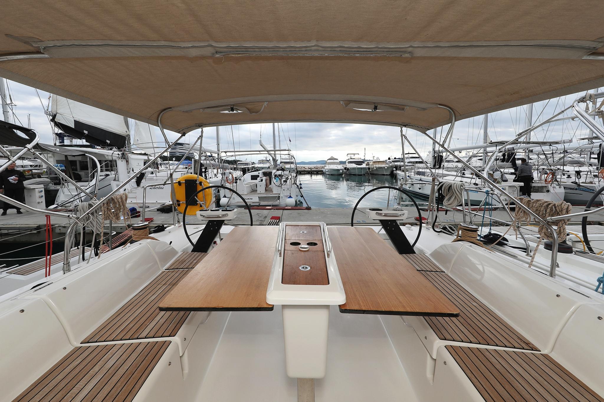 Dufour 430 GL, picture 9