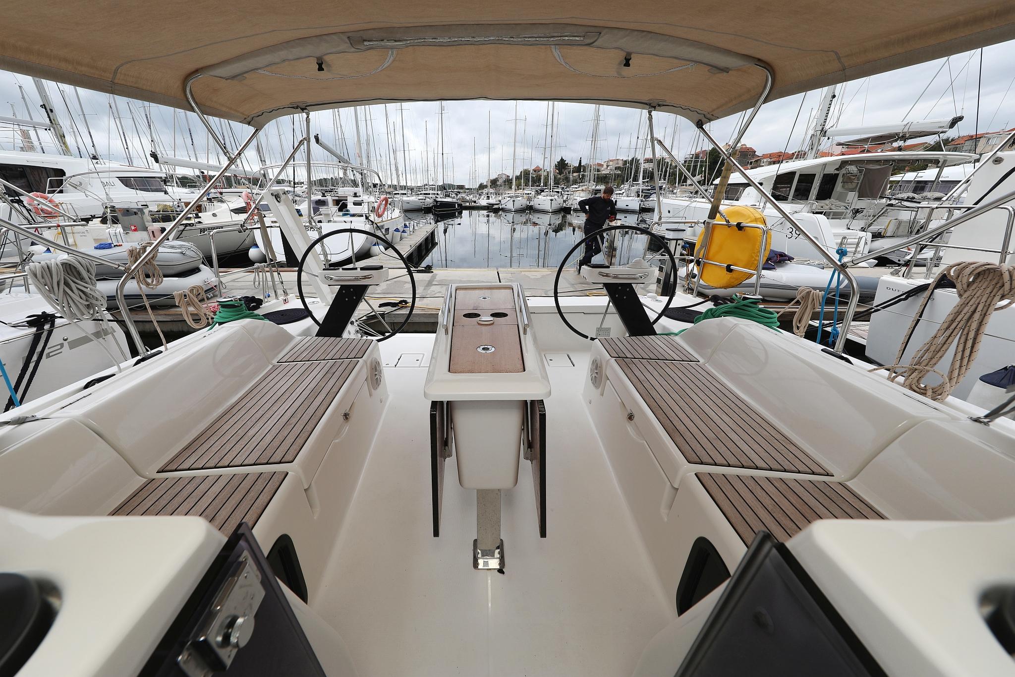 Dufour 390 GL, picture 8