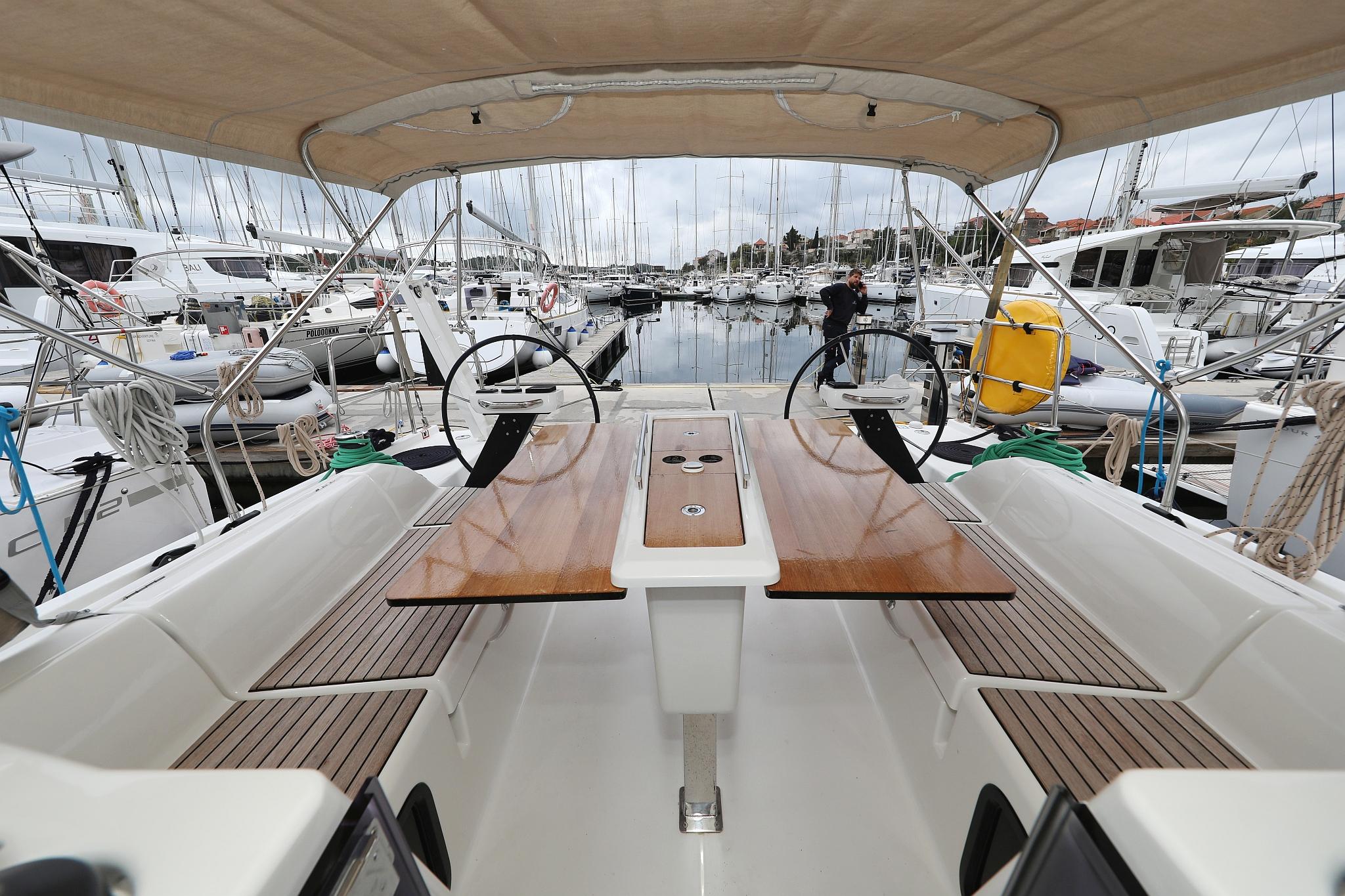 Dufour 390 GL, picture 9