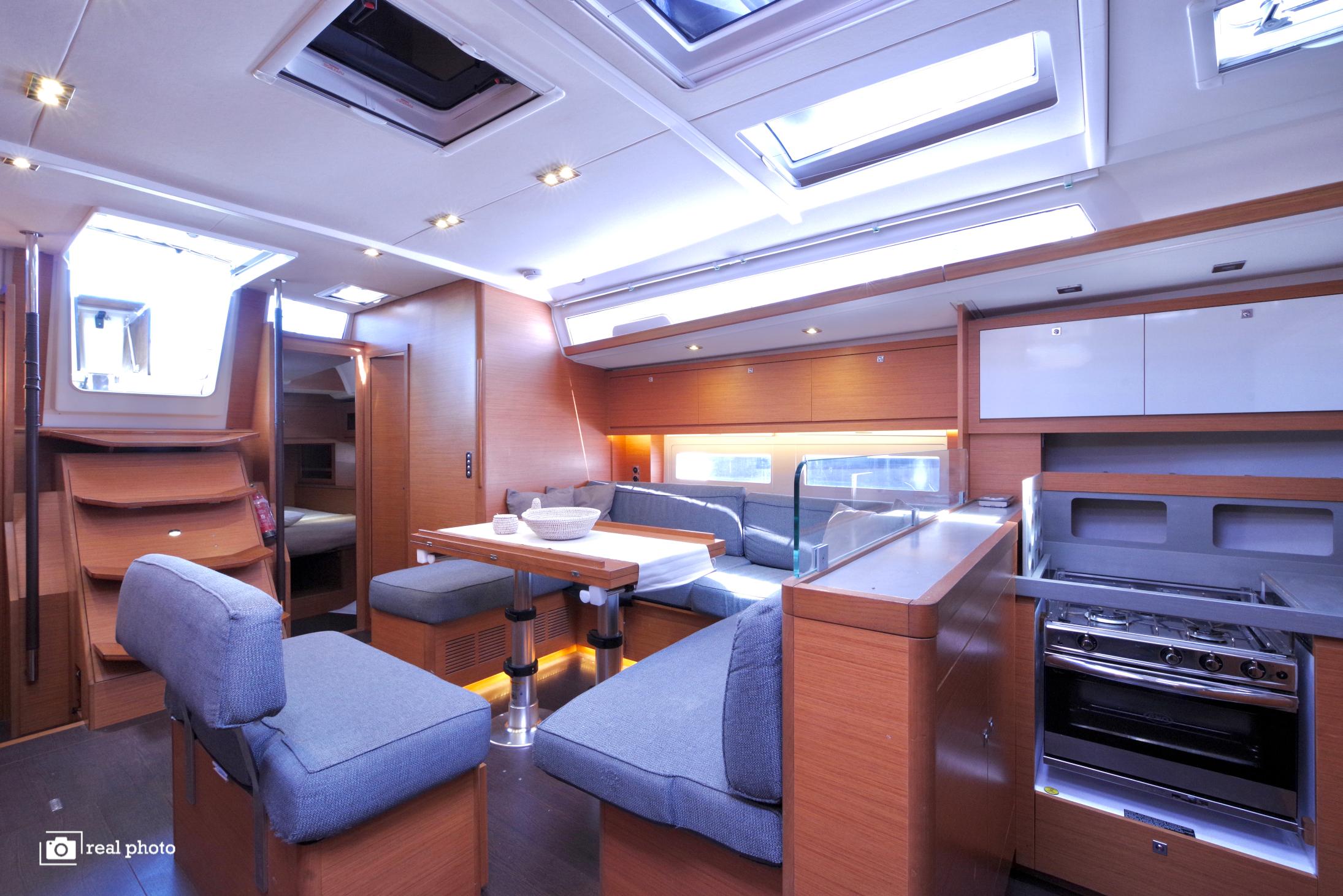 Dufour 530, picture 3