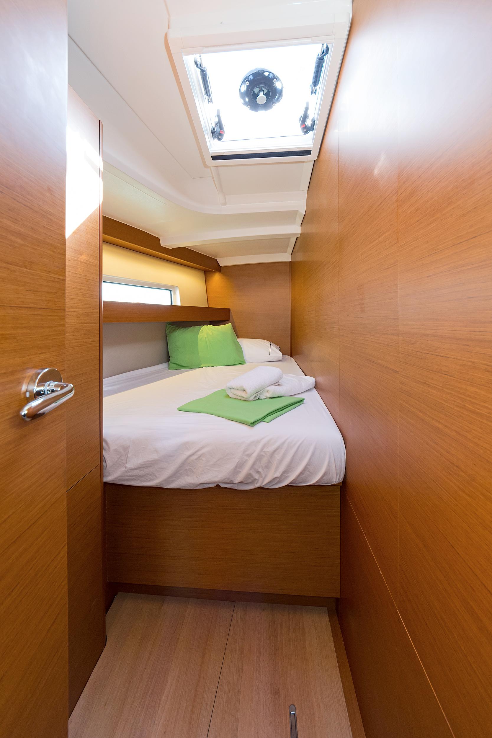 Sun Odyssey 440 - 4 cab., picture 11