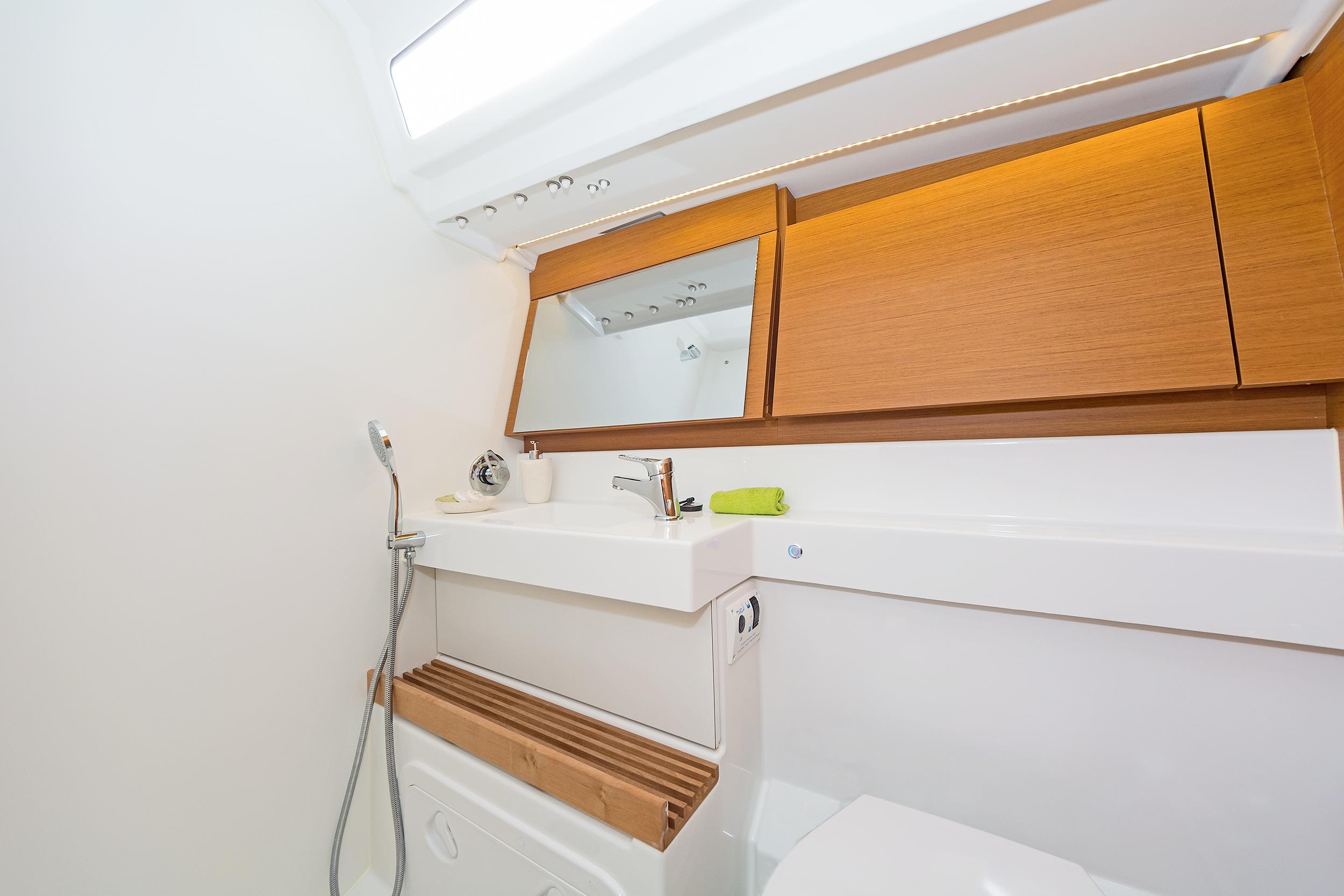 Sun Odyssey 440 - 4 cab., picture 12