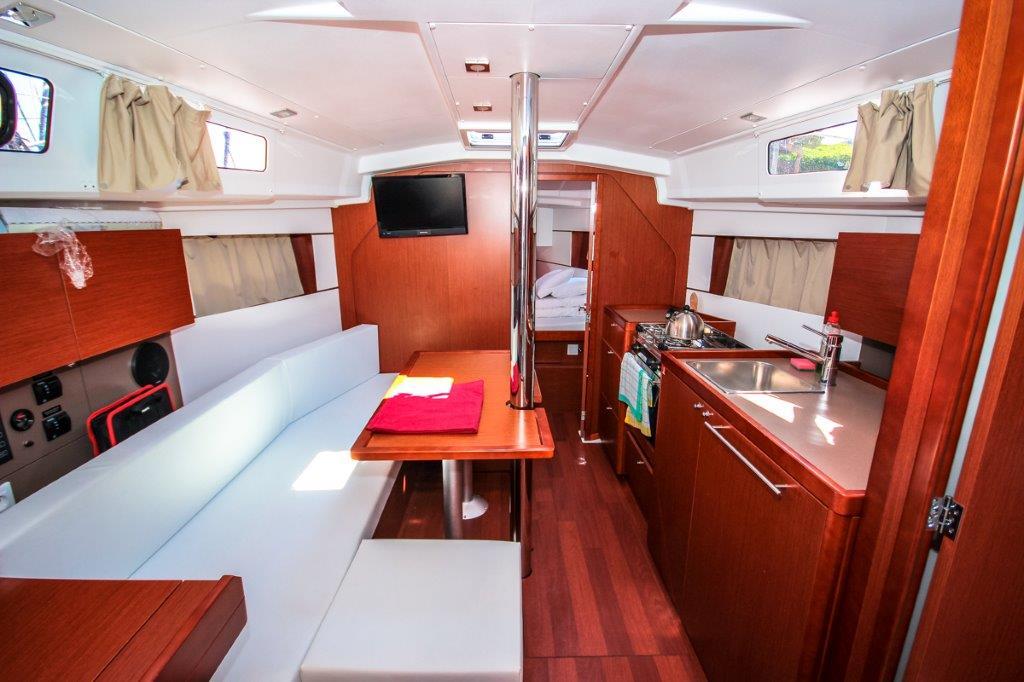 Oceanis 35, picture 6