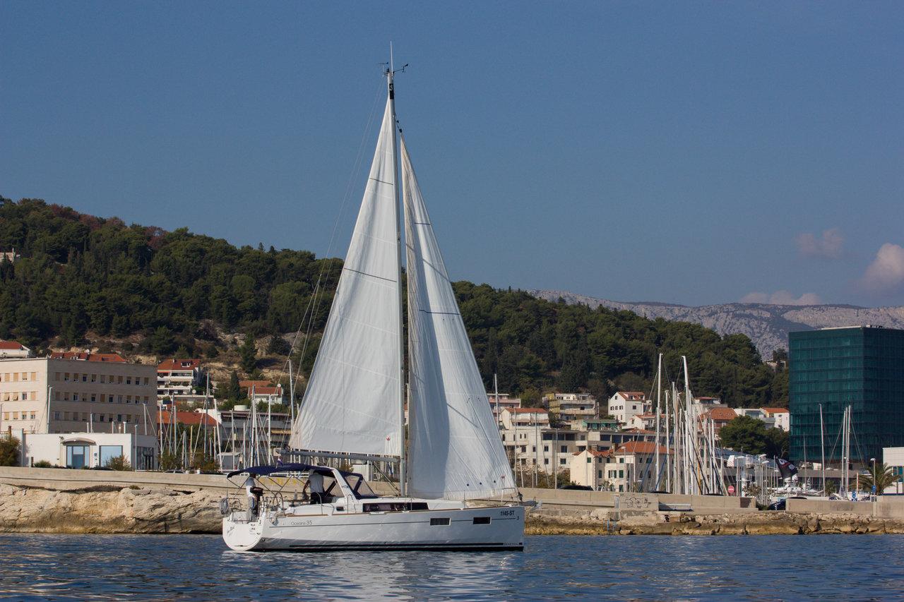 Oceanis 35, picture 3