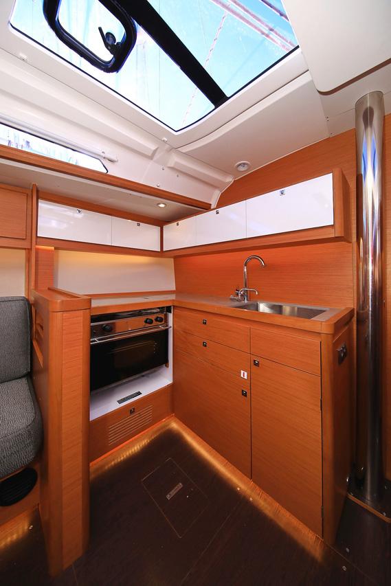 Dufour 430 - 3 cab., picture 13