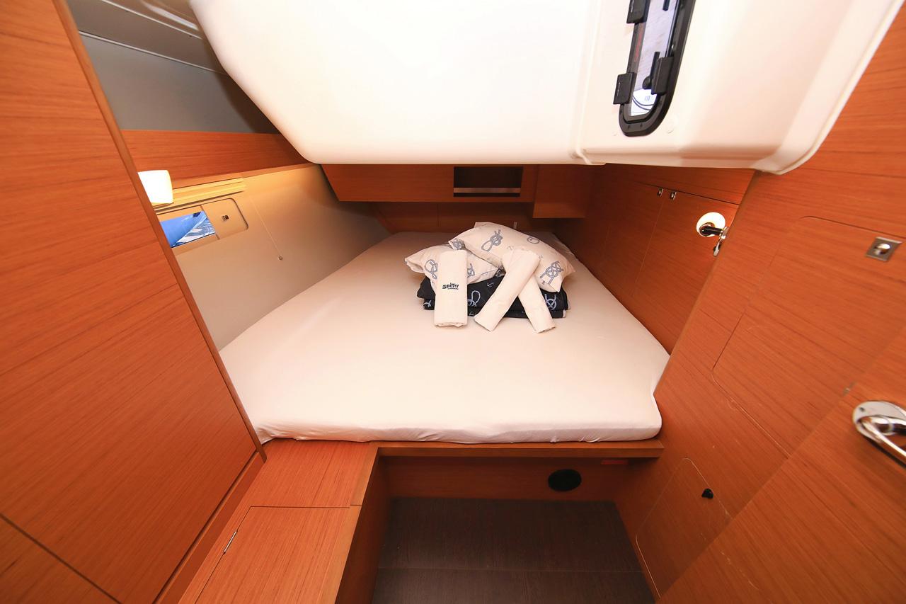 Dufour 430 - 3 cab., picture 20