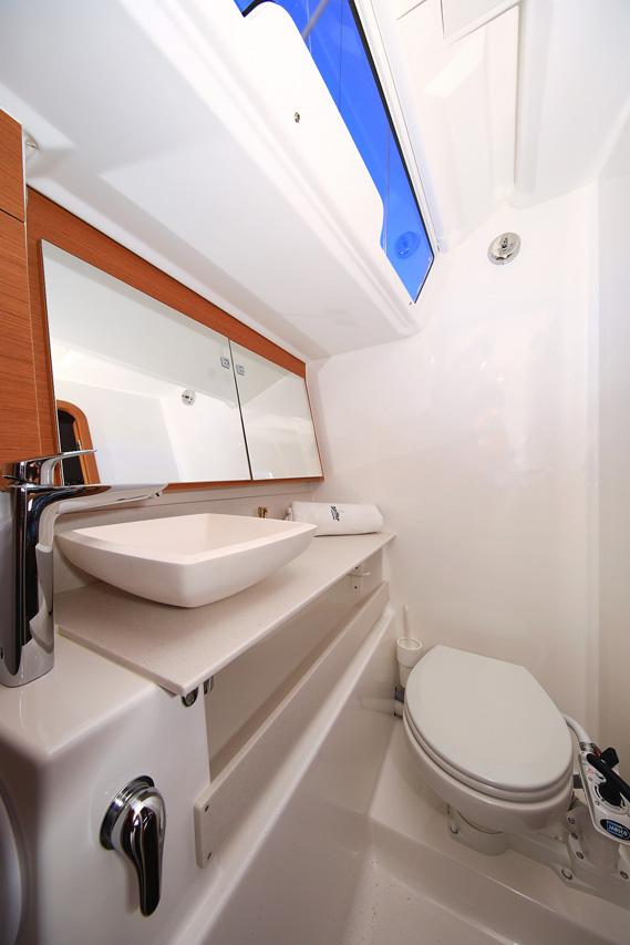 Dufour 430 - 3 cab., picture 28