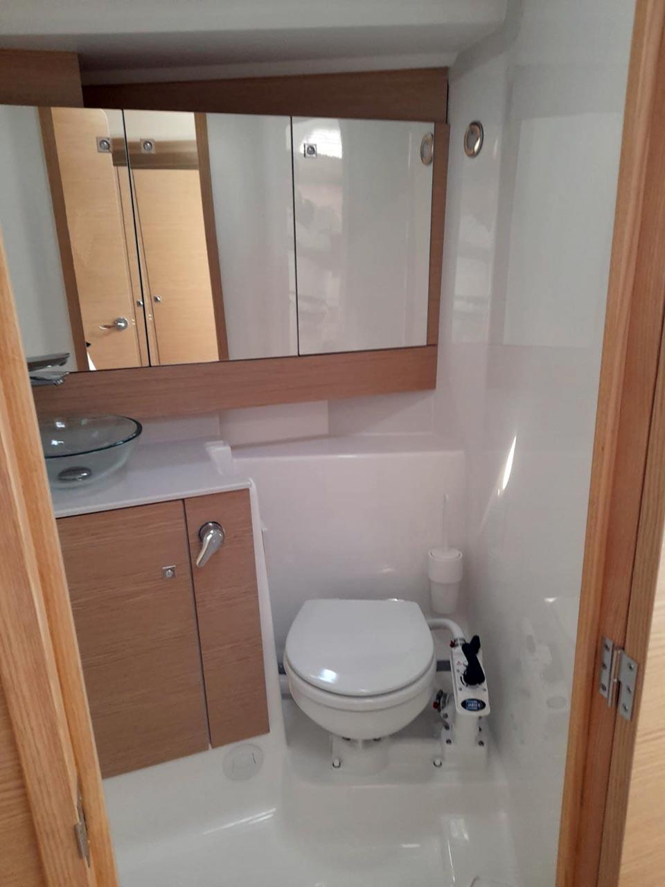 Dufour 412, picture 12