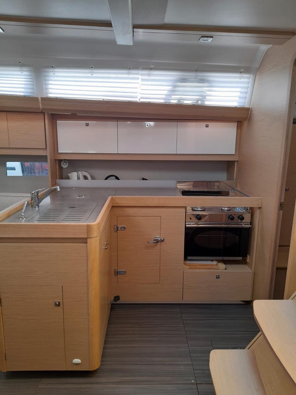 Dufour 412, picture 8