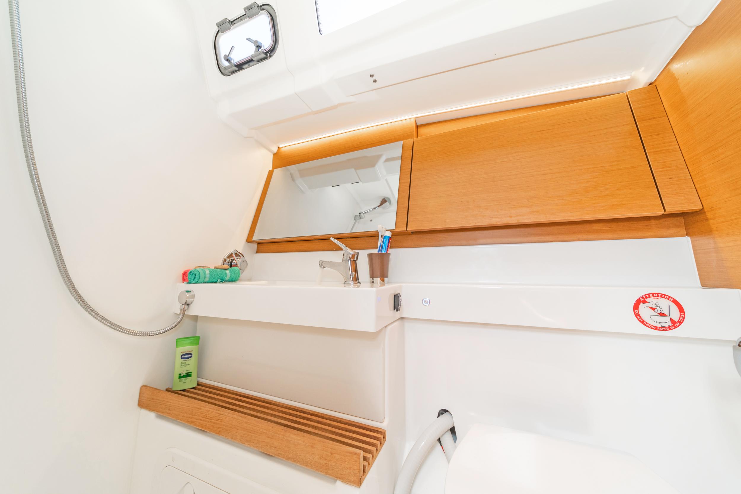 Sun Odyssey 490 - 5 + 1 cab., picture 6