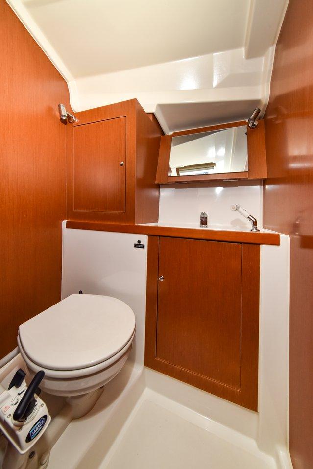 Oceanis 41.1, picture 36