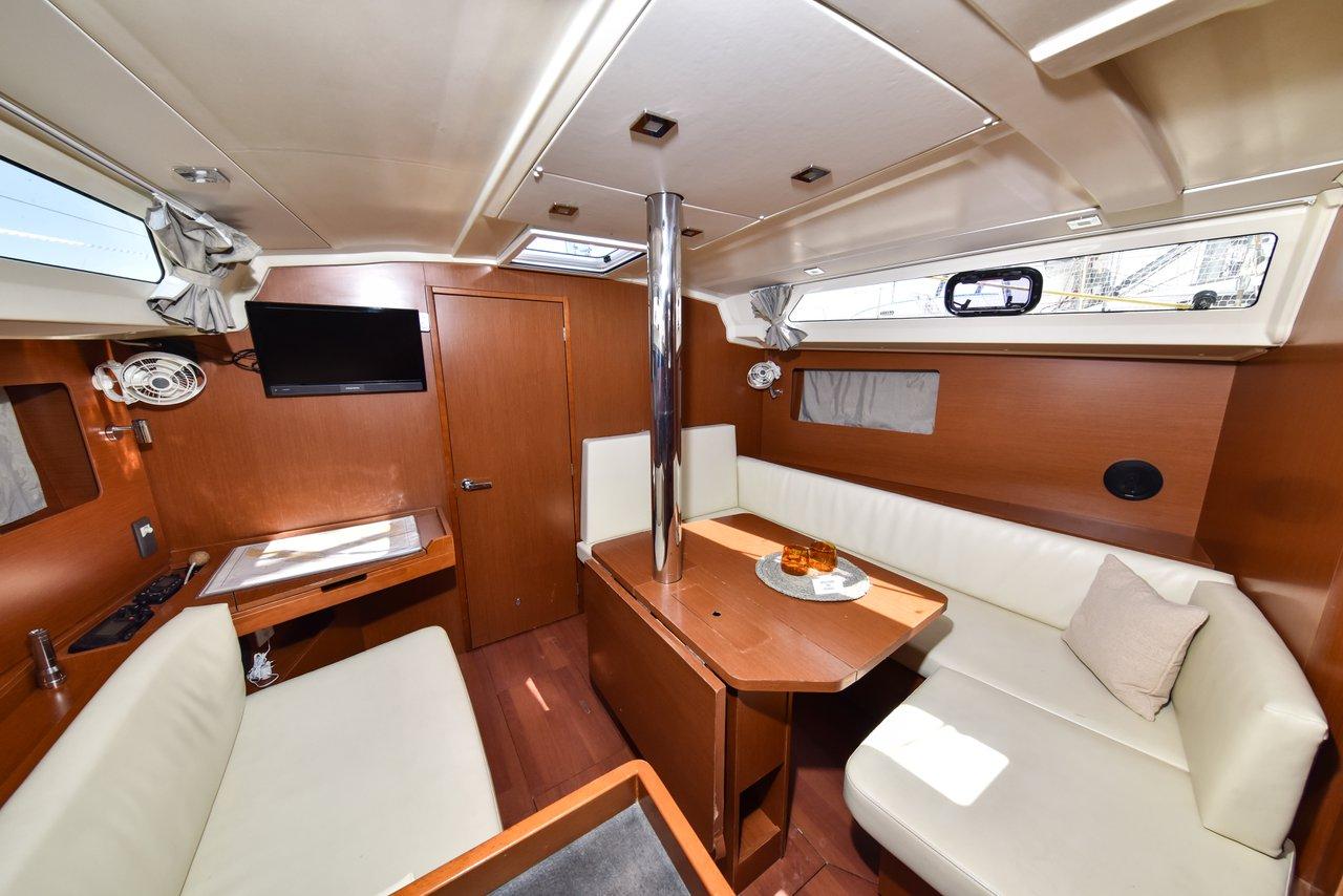 Oceanis 41.1, picture 19