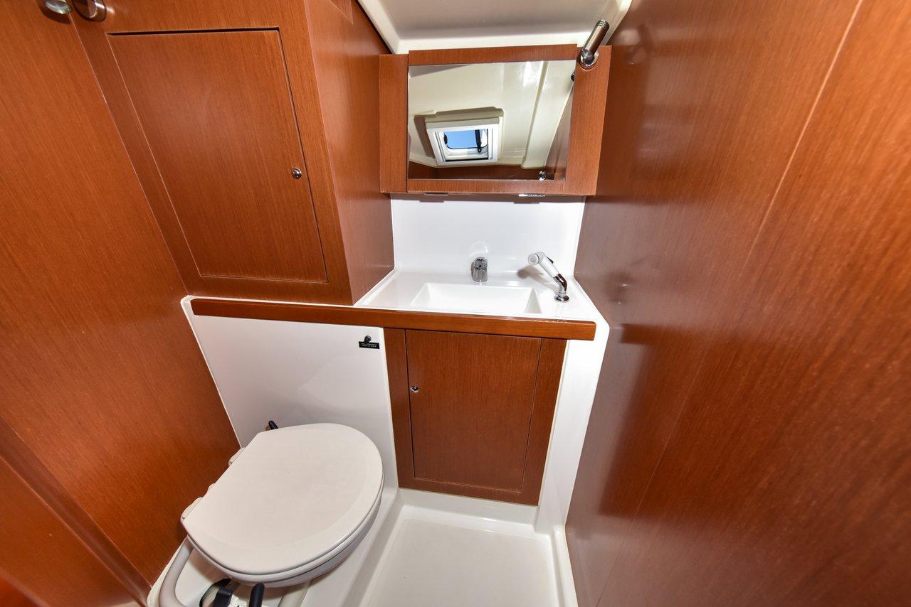 Oceanis 41.1, picture 33