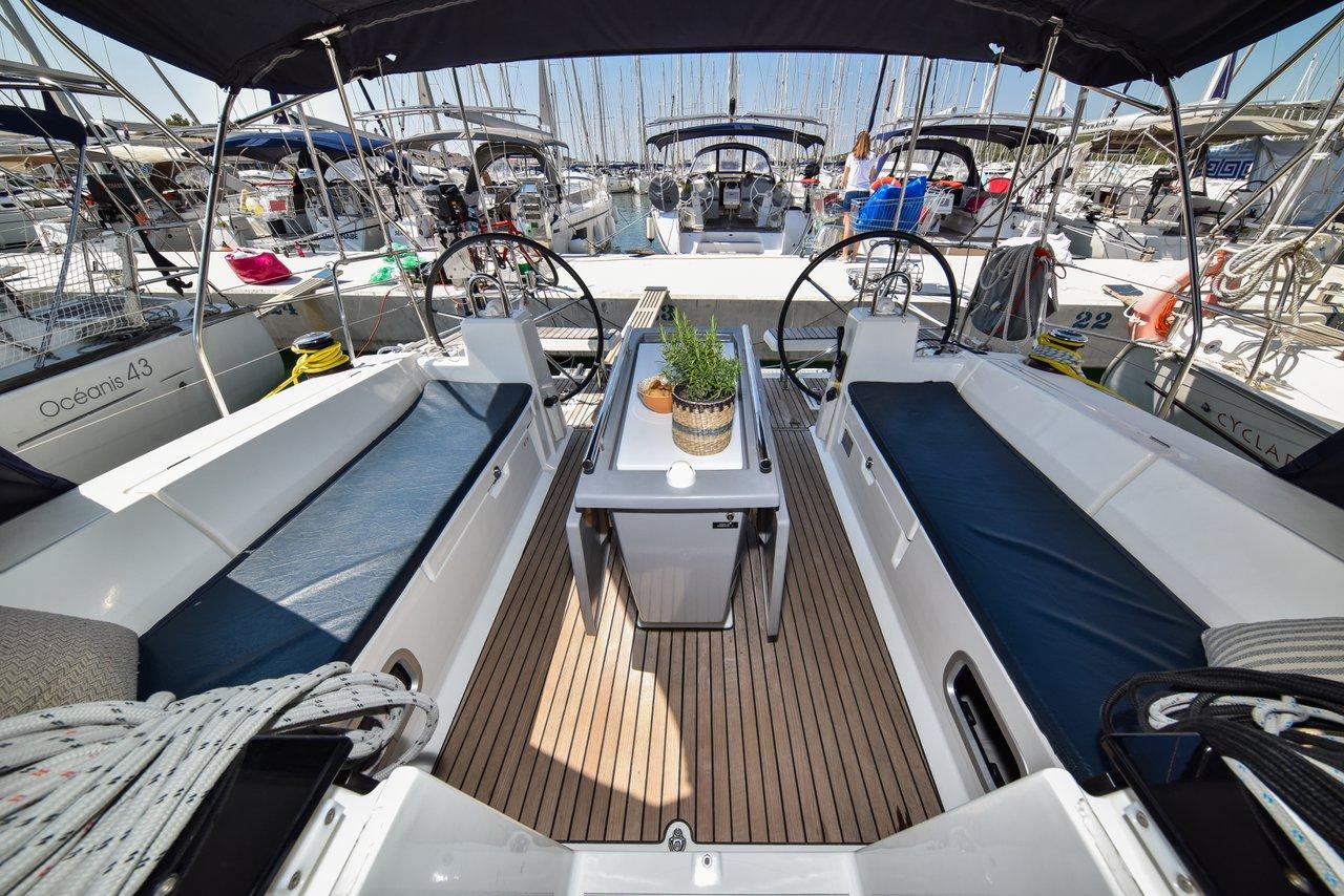 Oceanis 41.1, picture 3