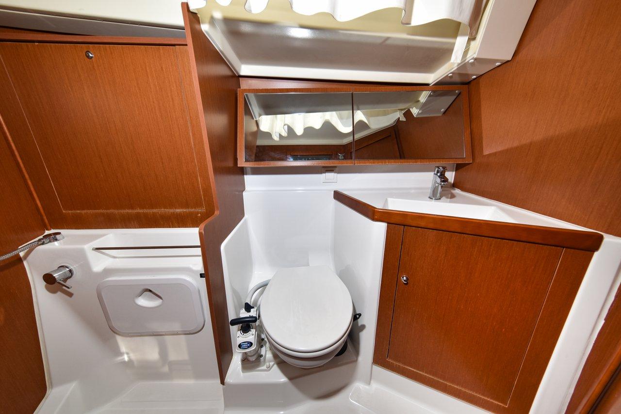 Oceanis 41.1, picture 34