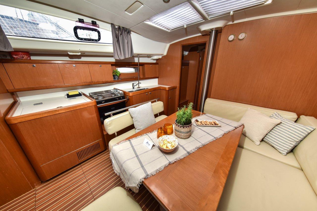 Oceanis 43, picture 21