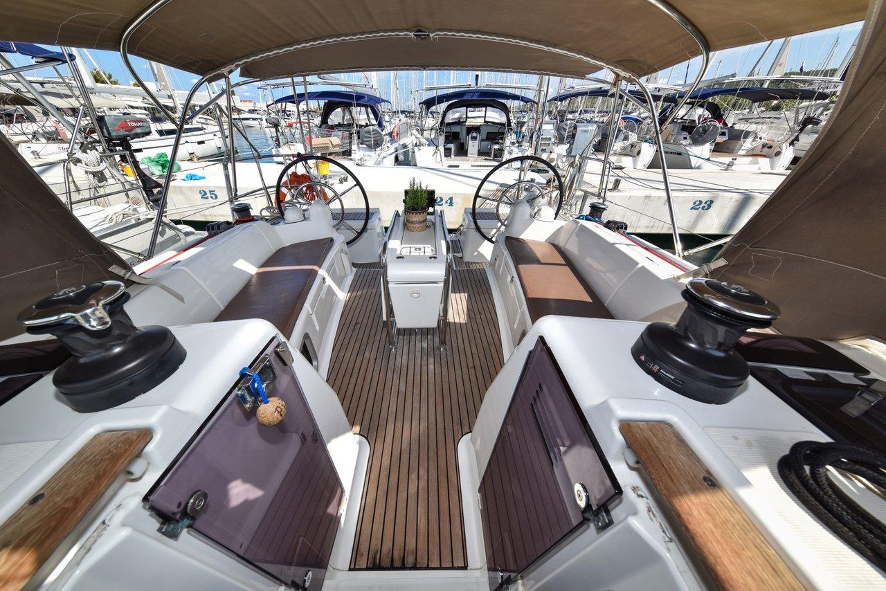 Sun Odyssey 449, picture 4