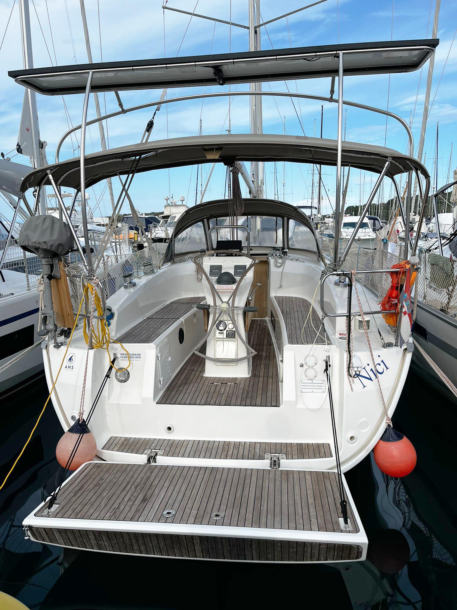Bavaria Cruiser 32, picture 1