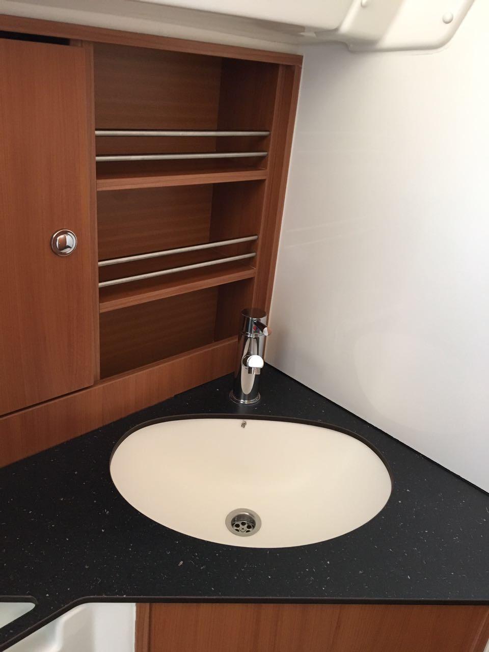 Bavaria Cruiser 32, picture 10