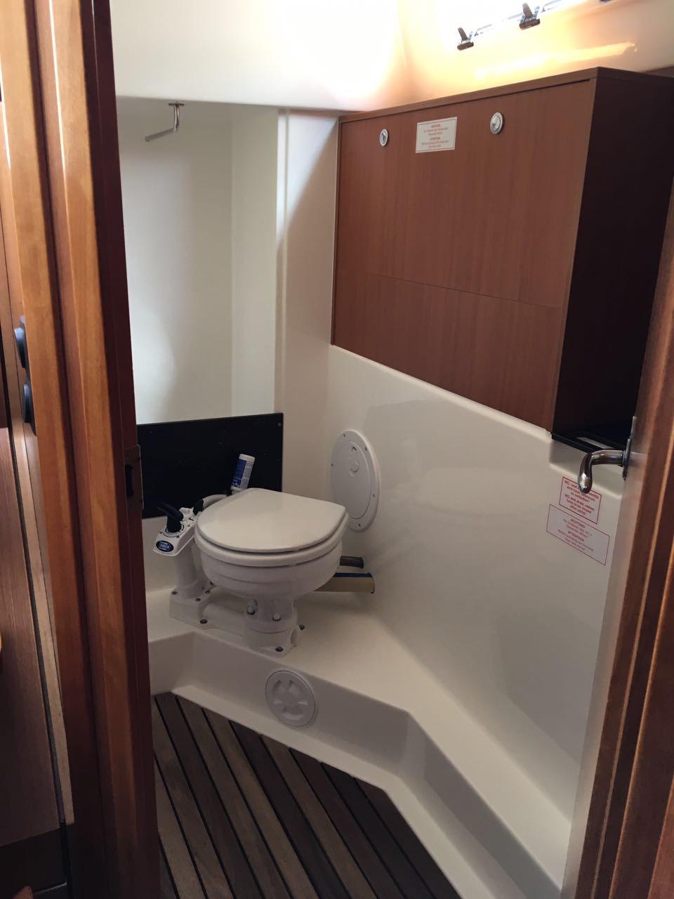 Bavaria Cruiser 32, picture 9