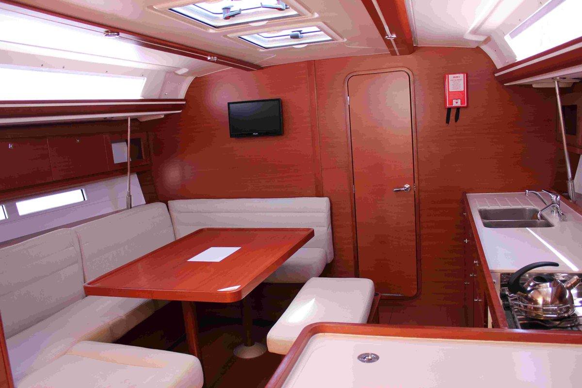 Dufour 450 GL, picture 8