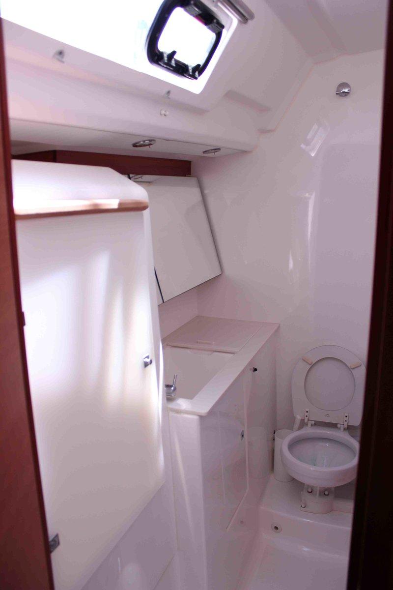 Dufour 450 GL, picture 12