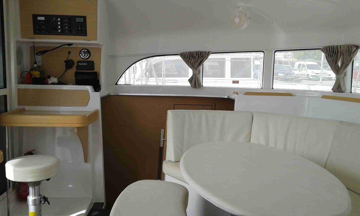 Lagoon 380 S2 - 4 + 2 cab., picture 8