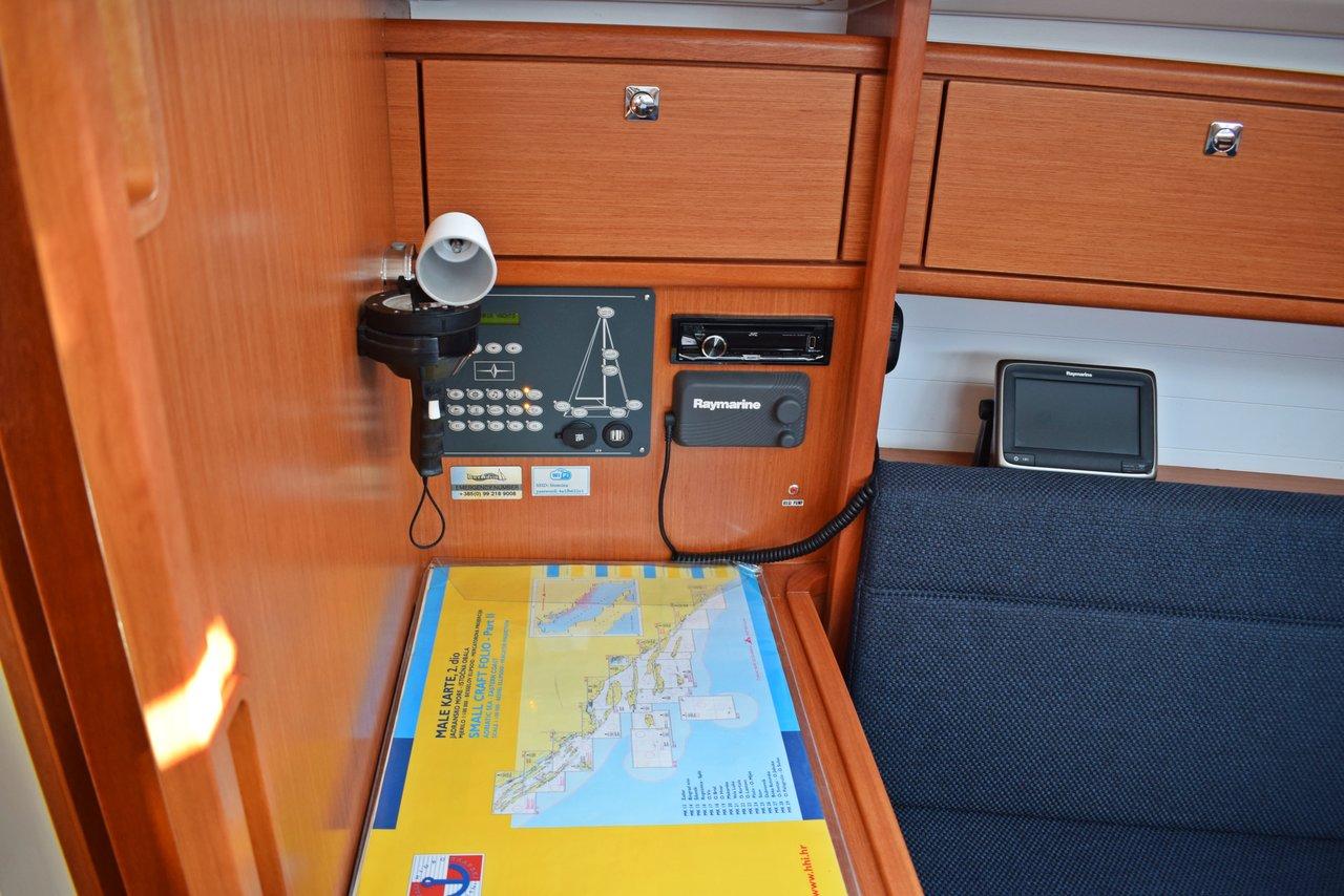 Bavaria Cruiser 33, picture 11