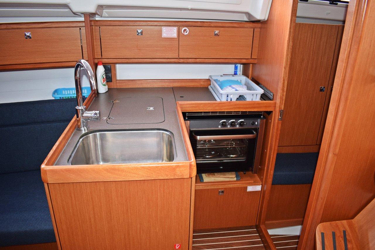 Bavaria Cruiser 33, picture 8
