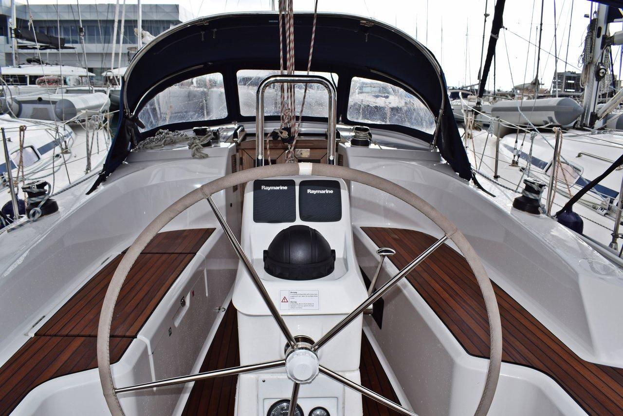 Bavaria Cruiser 33, picture 1