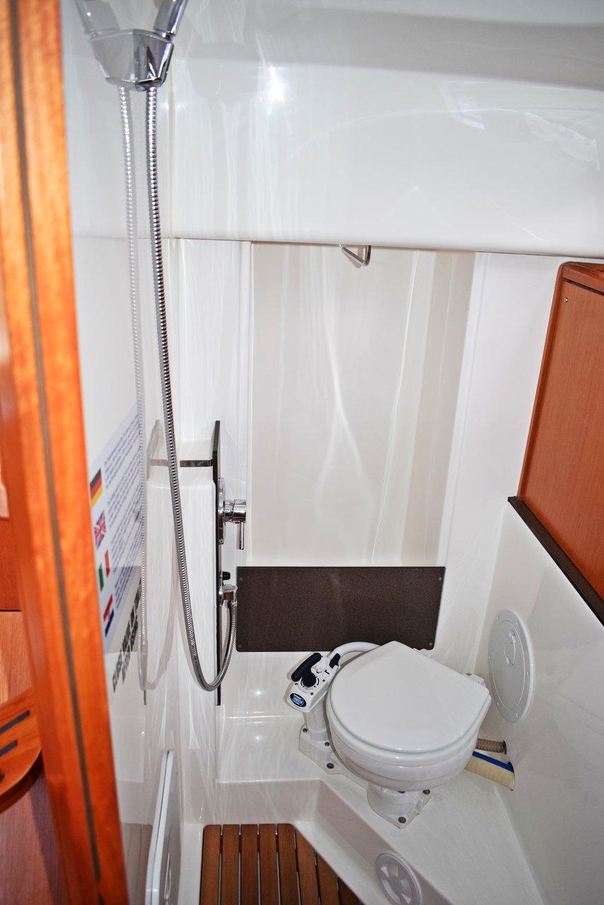 Bavaria Cruiser 33, picture 15