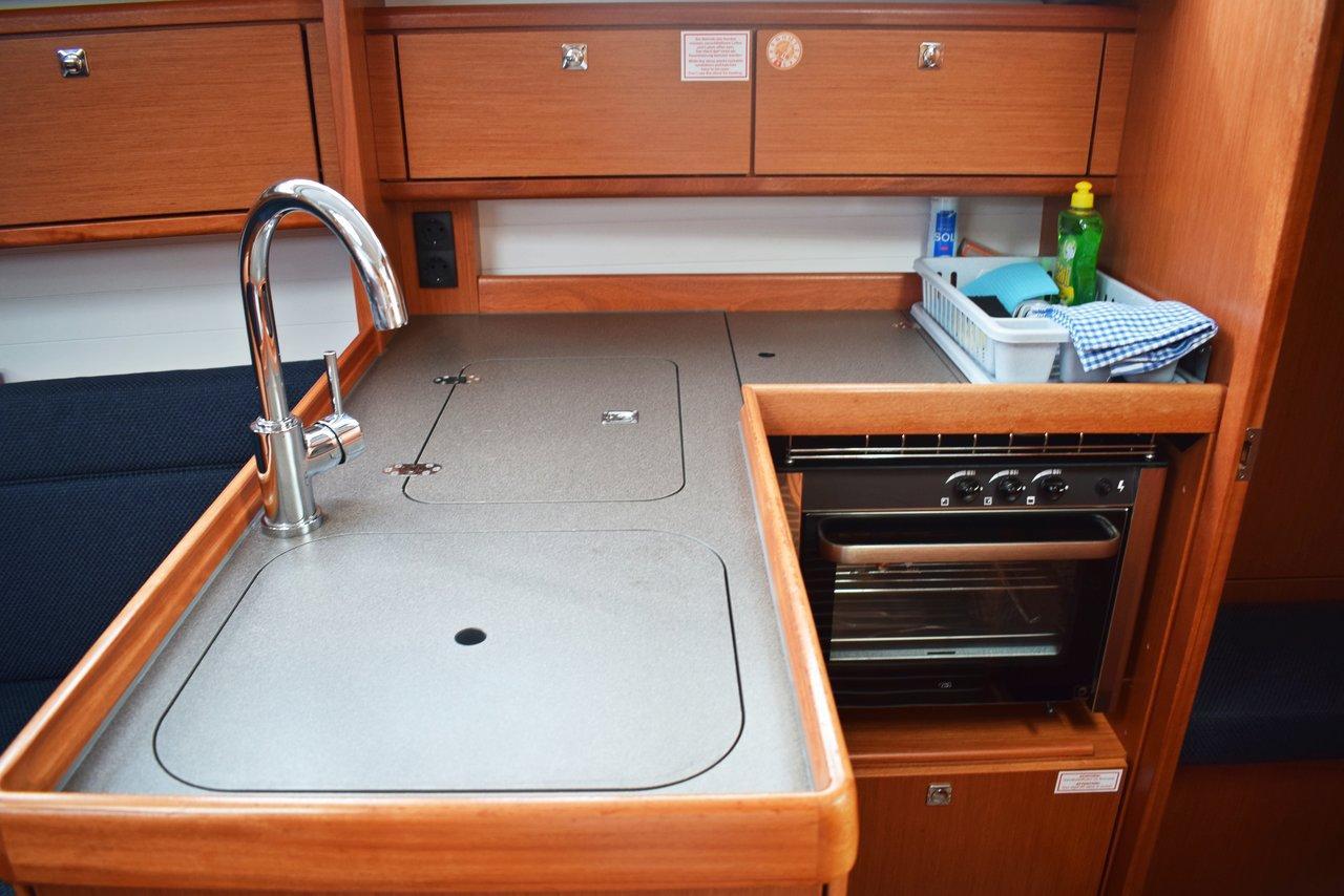 Bavaria Cruiser 34, picture 13