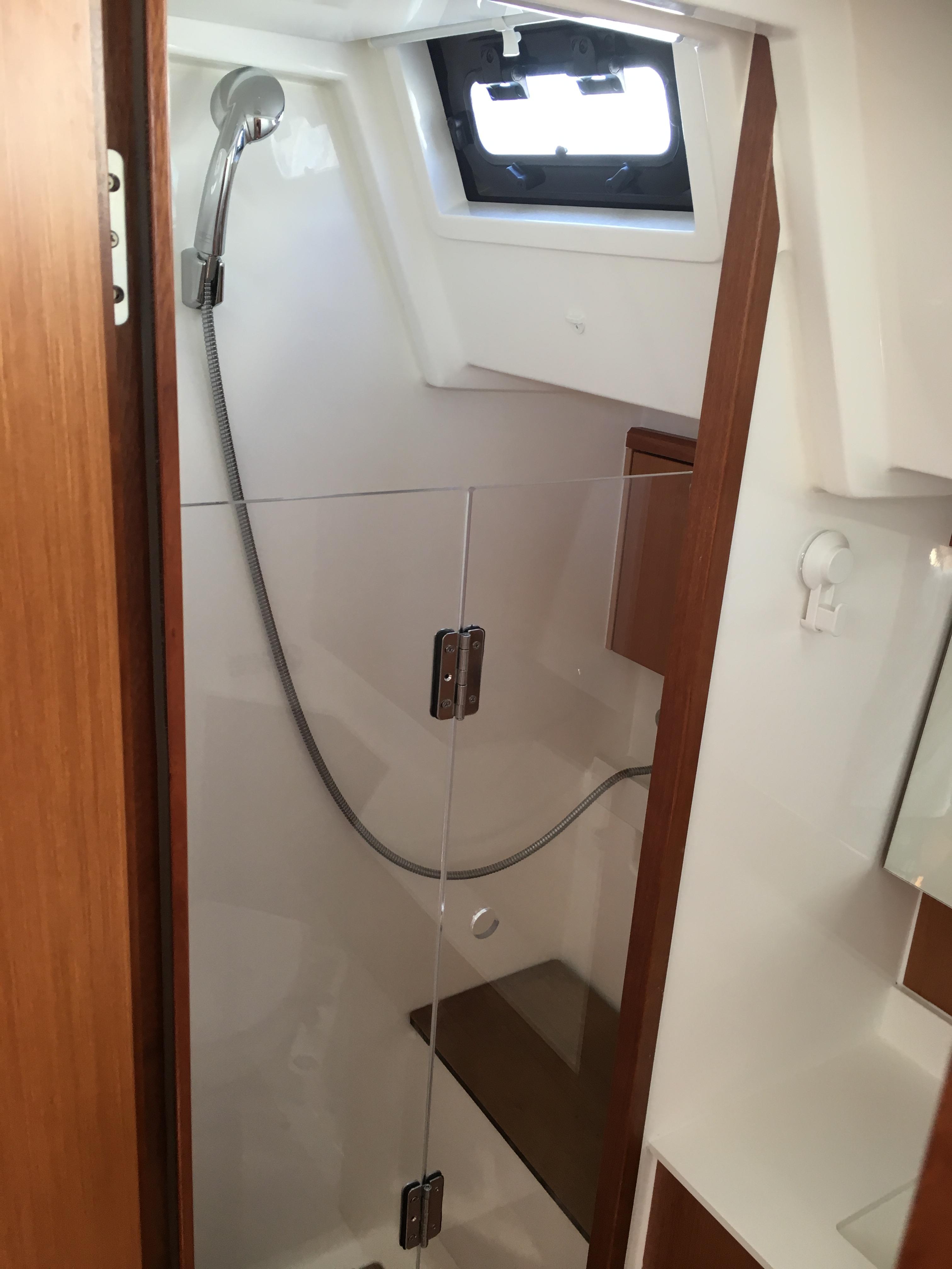 Bavaria C45 - 4 cab., picture 7