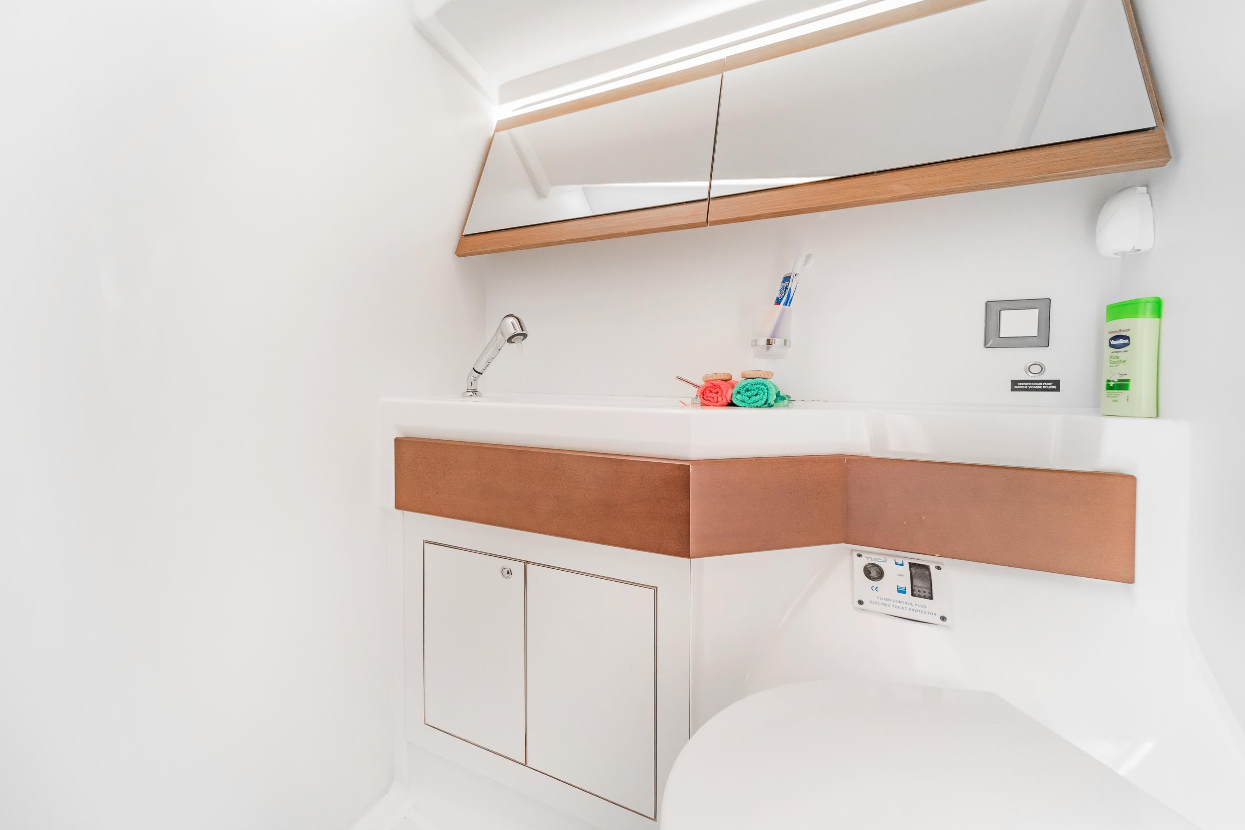 Oceanis 46.1, picture 13