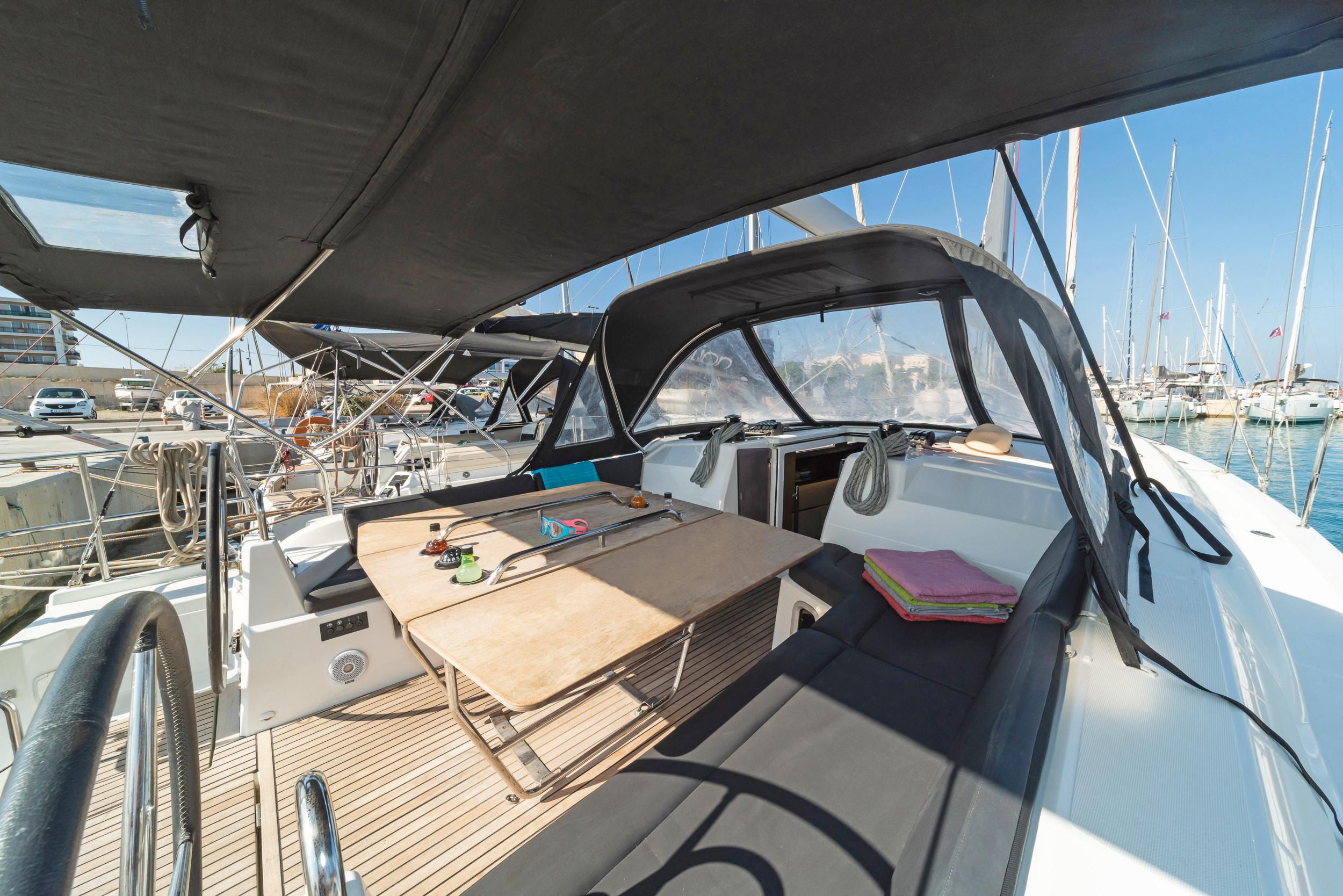 Oceanis 40.1, picture 12