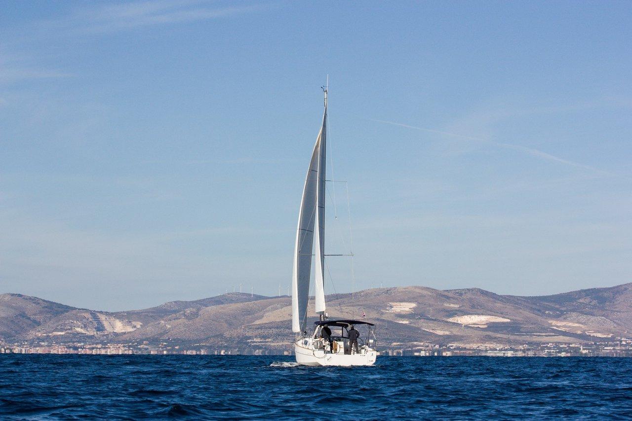 Oceanis 38 - 3 cab., picture 5