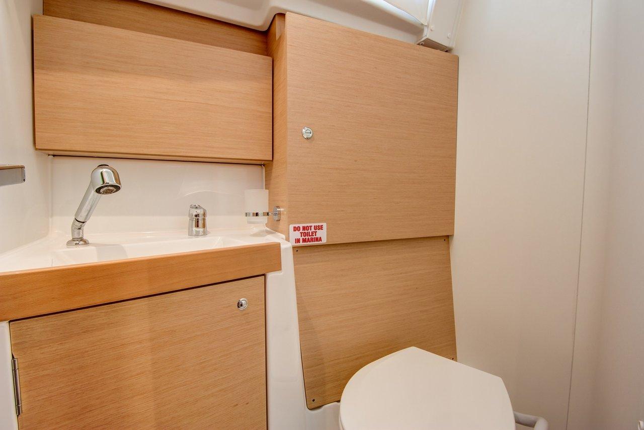 Oceanis 38 - 3 cab., picture 10