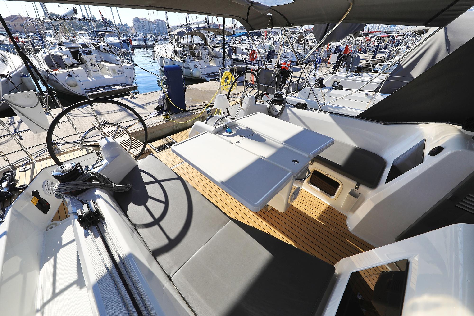 Sun Odyssey 410 - 3 cab., picture 6