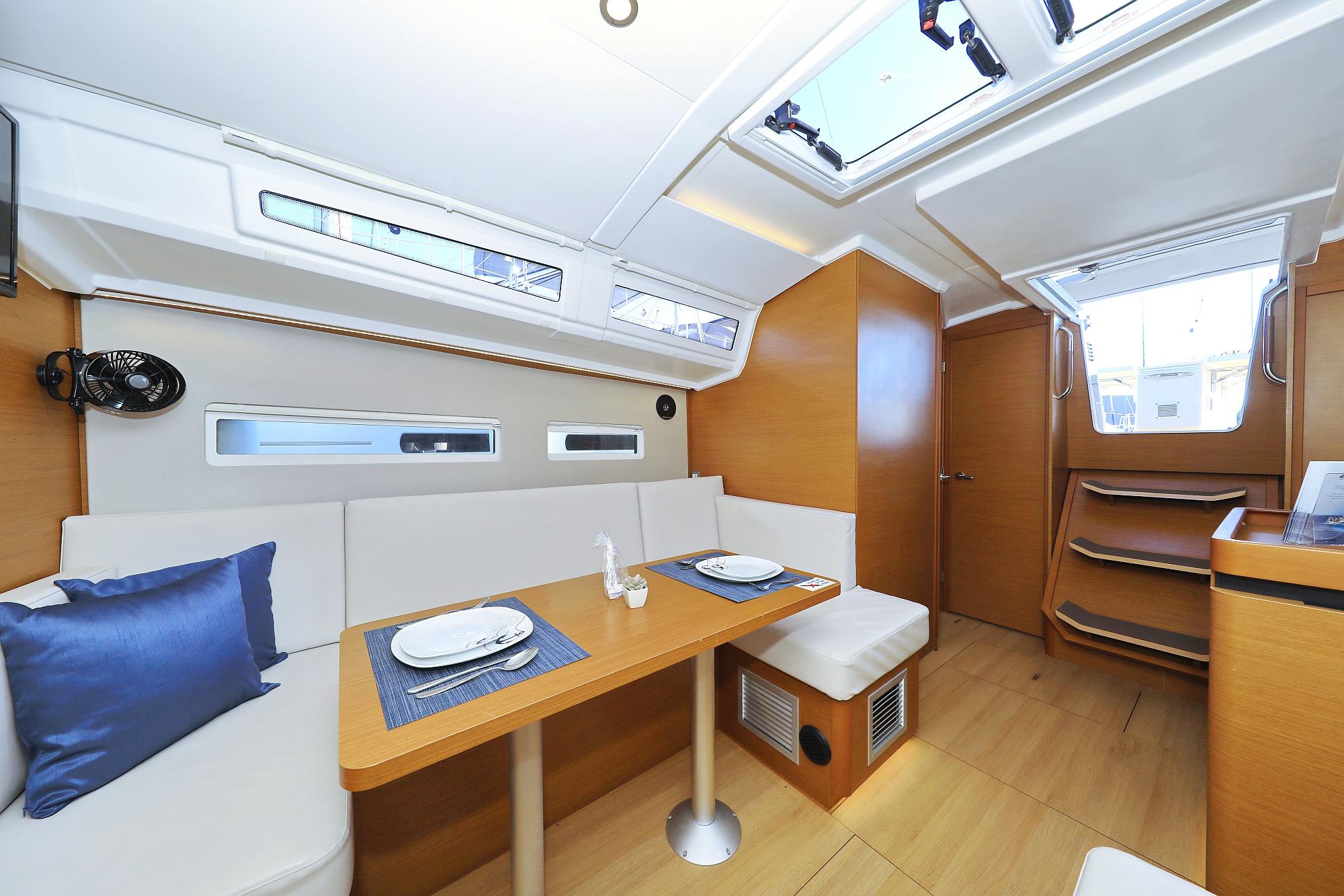 Sun Odyssey 410 - 3 cab., picture 7
