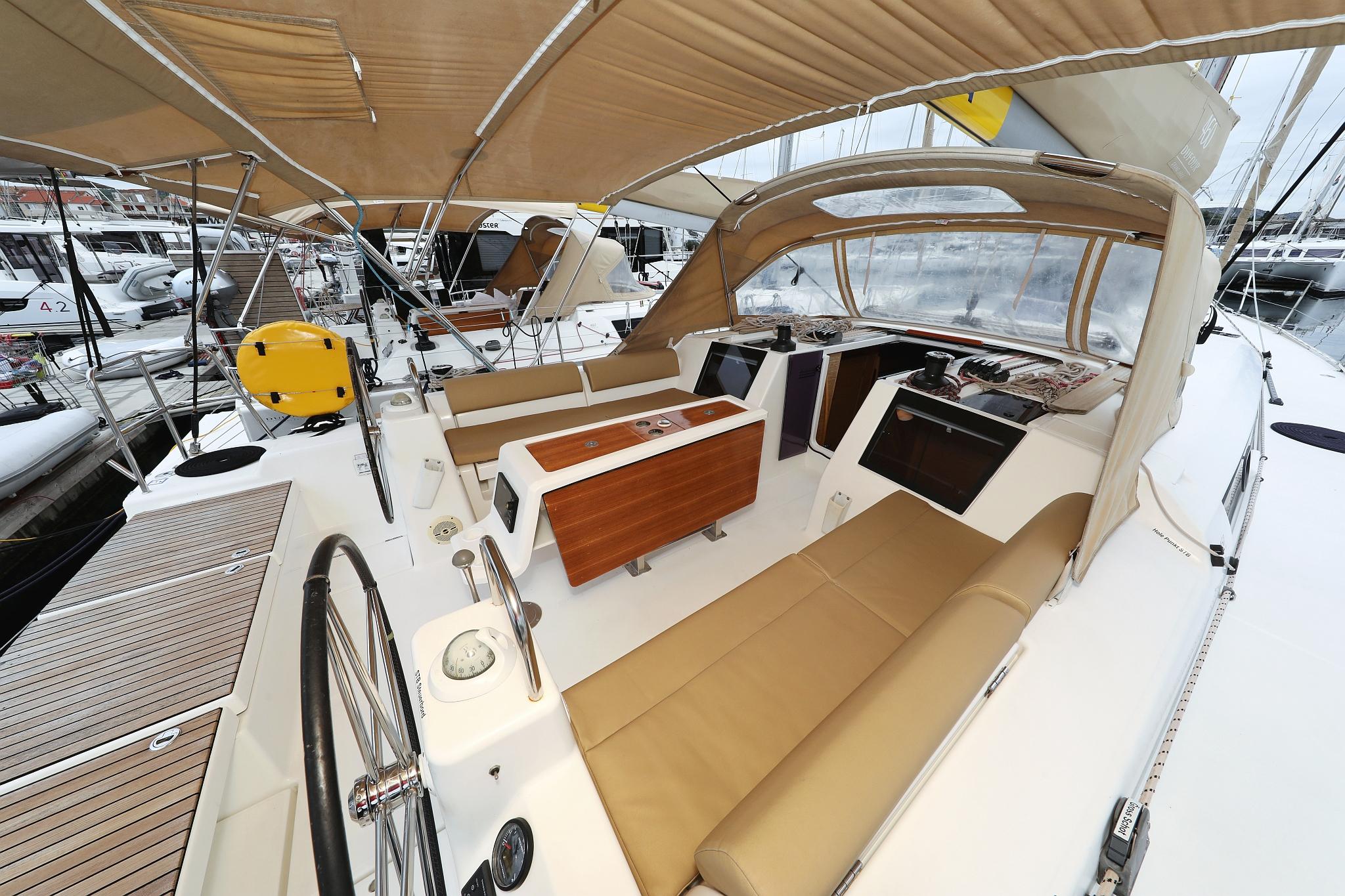 Dufour 460 GL, picture 5