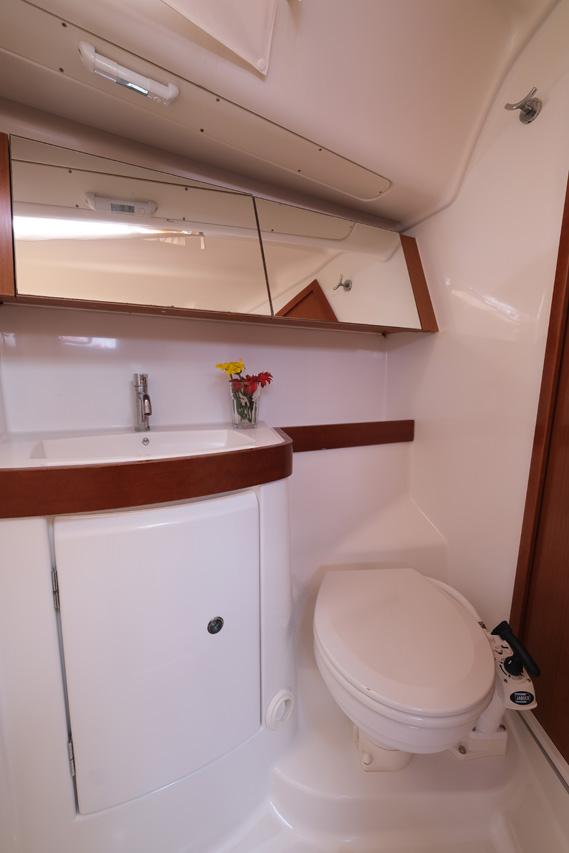 Oceanis 40, picture 15