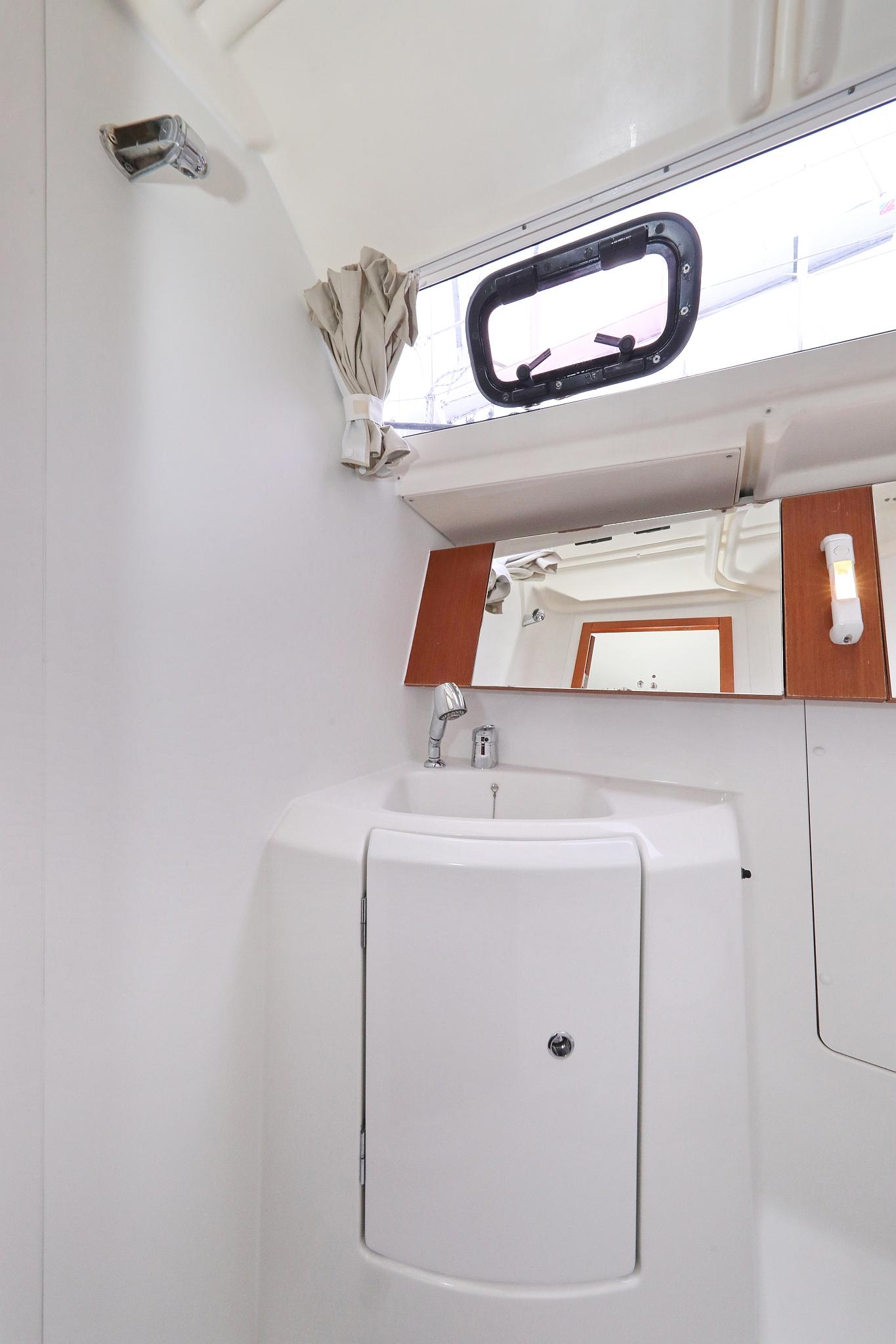 Oceanis 34, picture 28